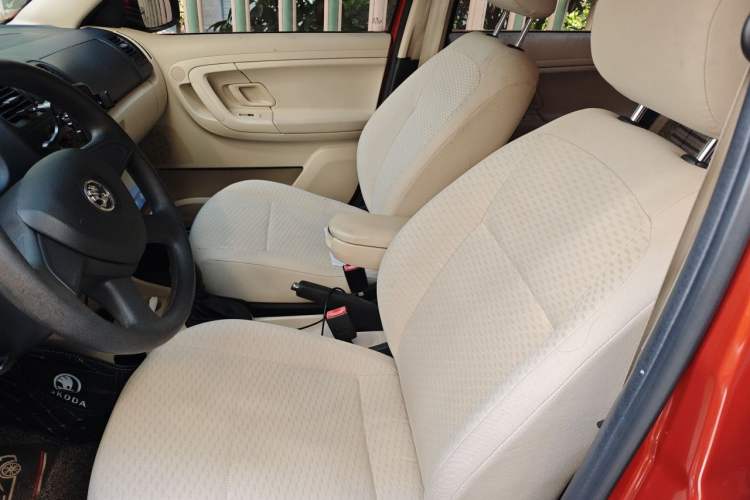 Used Skoda Fabia 2014 1.4L Automatic Crystal Edition Left Front Seat