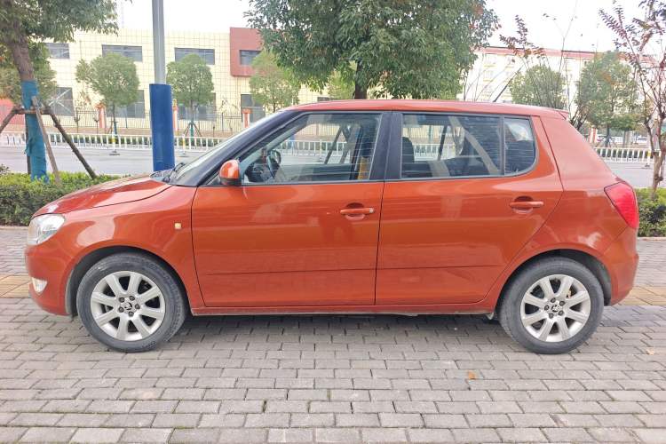 Used Skoda Fabia 2014 1.4L Automatic Crystal Edition Left Side