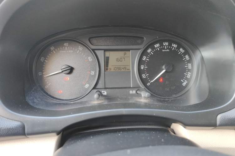 Used Skoda Fabia 2014 1.4L Automatic Crystal Edition Odometer Close Up