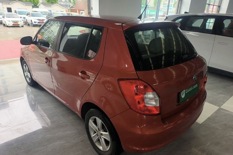 Used Skoda Fabia 2014 1.4L Automatic Crystal Edition Rear Left 45 Deg