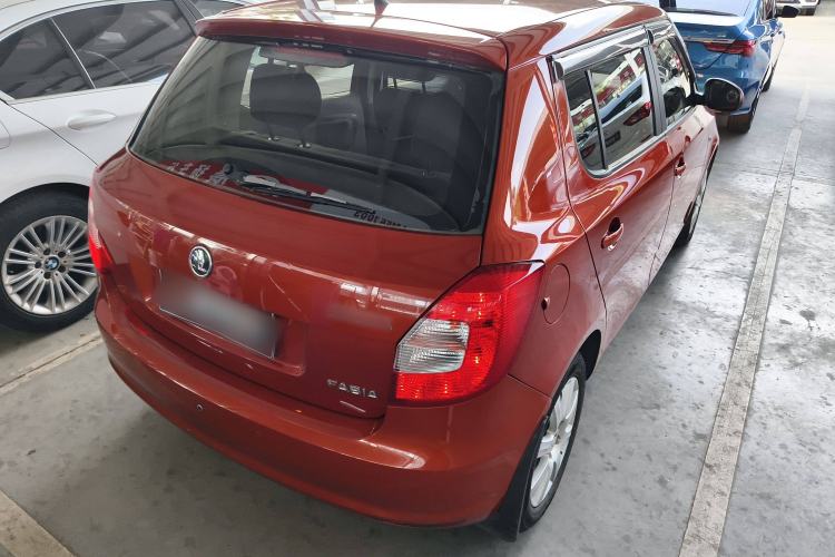 Used Skoda Fabia 2014 1.4L Automatic Crystal Edition Rear Right 45 Deg