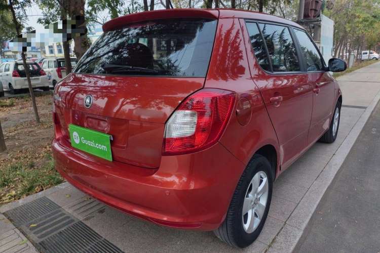Used Skoda Fabia 2014 1.4L Automatic Crystal Edition Rear Right 45 Deg