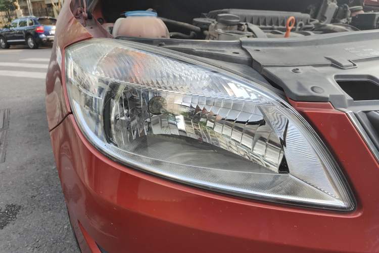Used Skoda Fabia 2014 1.4L Automatic Crystal Edition Right Front Headlight