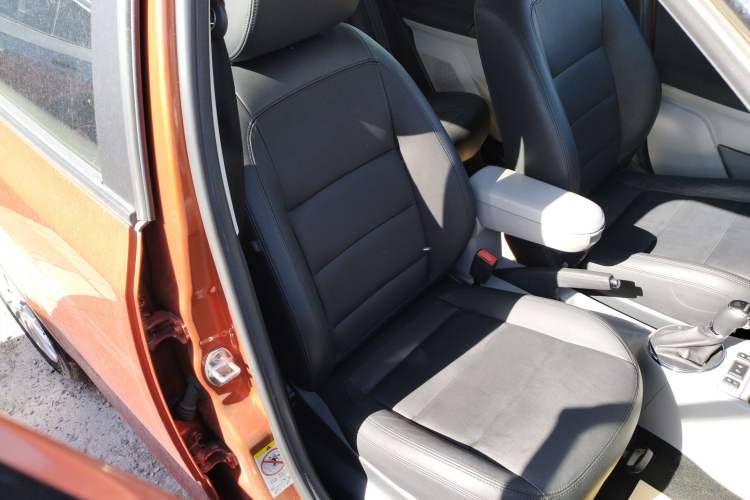 Used Skoda Fabia 2014 1.6L Automatic Crystal Edition Right Front Seat