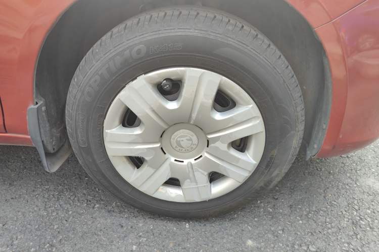 Used Skoda Fabia 2014 1.4L Automatic Crystal Edition Right Front Wheel Hub