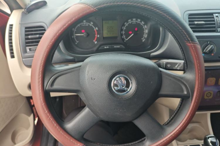 Used Skoda Fabia 2014 1.4L Automatic Crystal Edition Steering Wheel
