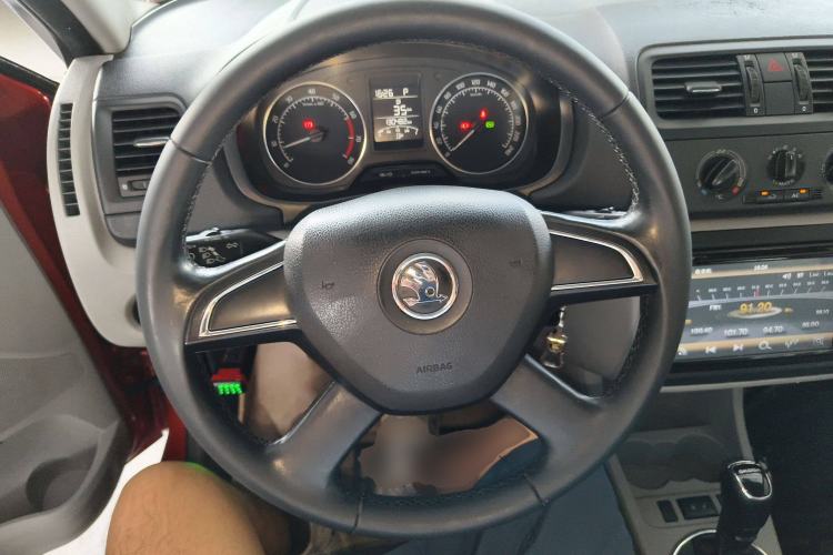 Used Skoda Fabia 2014 1.4L Automatic Crystal Edition Steering Wheel
