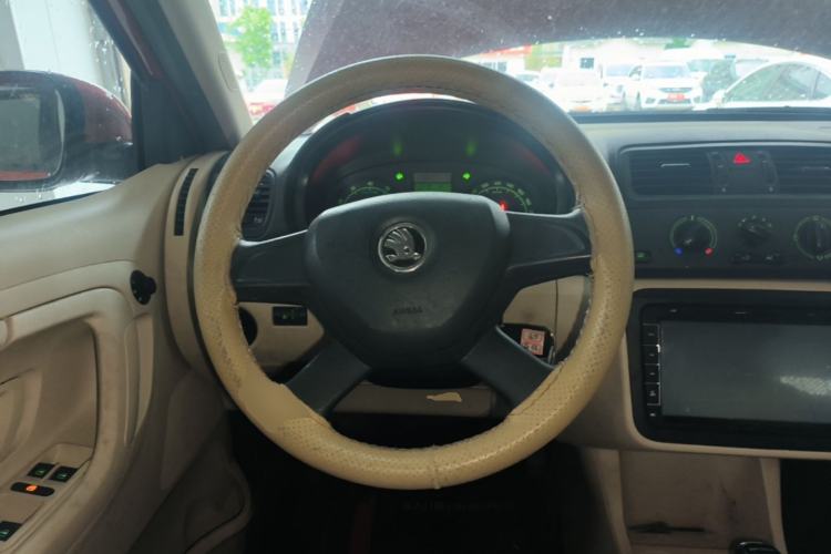 Used Skoda Fabia 2014 1.4L Automatic Crystal Edition Steering Wheel