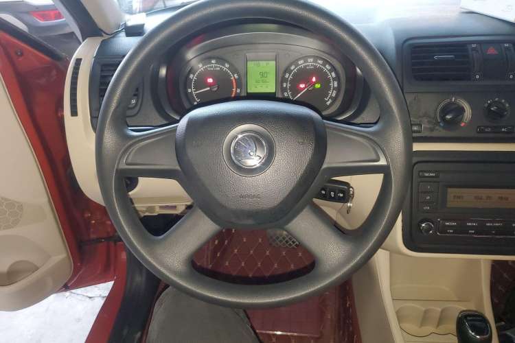 Used Skoda Fabia 2014 1.4L Automatic Crystal Edition Steering Wheel