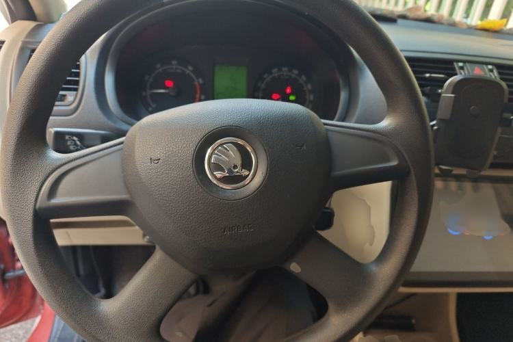 Used Skoda Fabia 2014 1.4L Automatic Crystal Edition Steering Wheel