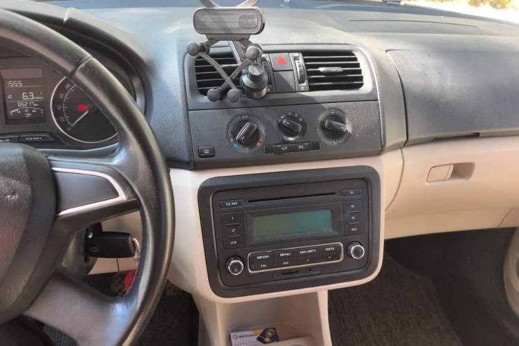 Used Skoda Fabia 2014 1.4L Manual Jingling Edition Audio And AC Panel