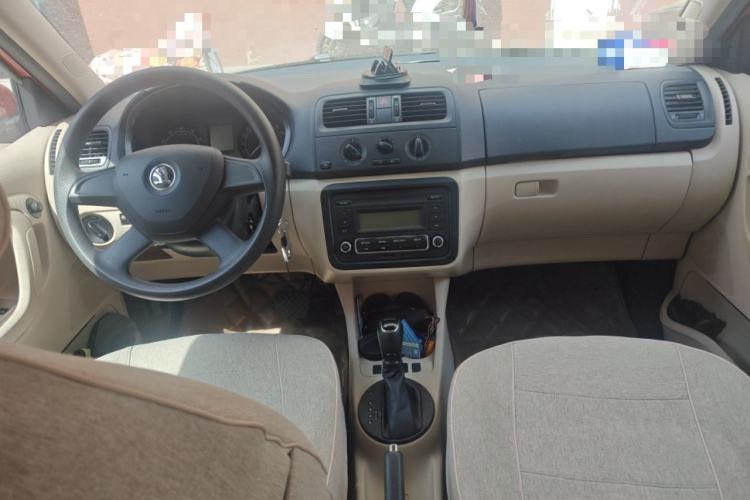 Used Skoda Fabia 2014 1.4L Automatic Crystal Edition Center Console