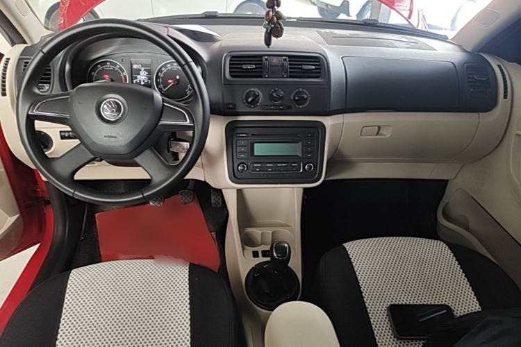 Used Skoda Fabia 2014 1.4L Manual Jingling Edition Center Console