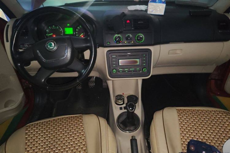 Used Skoda Fabia 2014 1.4L Manual Jingling Edition Center Console