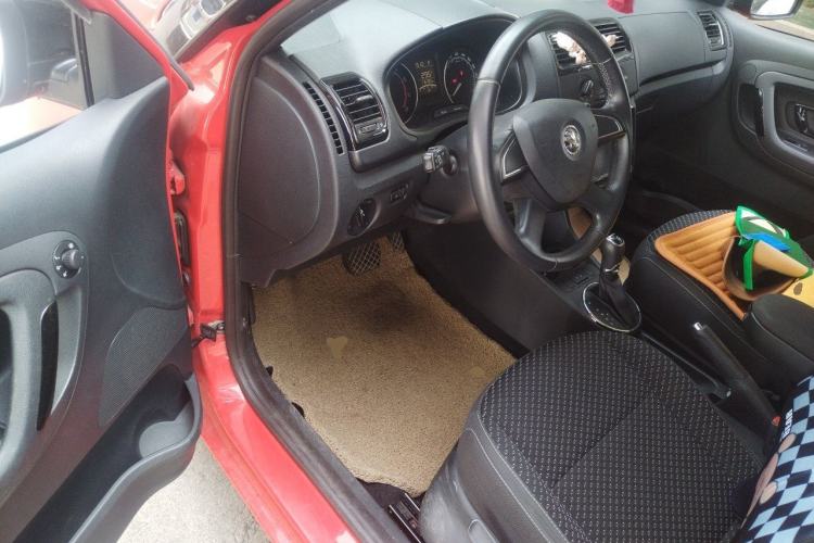 Used Skoda Fabia 2014 1.6L Automatic Sport Edition Driver Seat