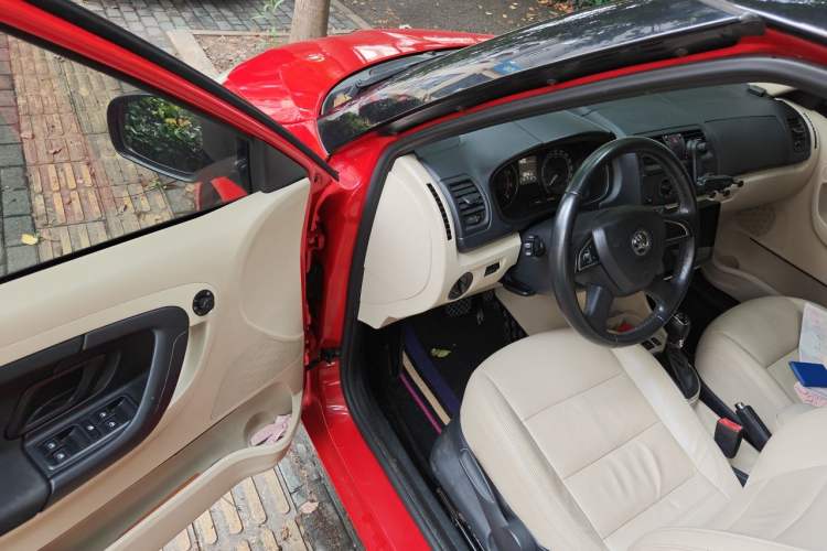 Used Skoda Fabia 2014 1.6L Automatic Crystal Edition Driver Seat