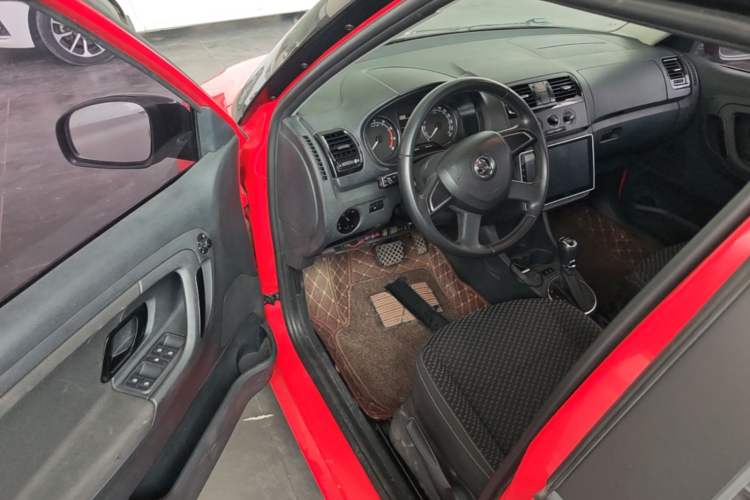 Used Skoda Fabia 2014 1.6L Automatic Sport Edition Driver Seat