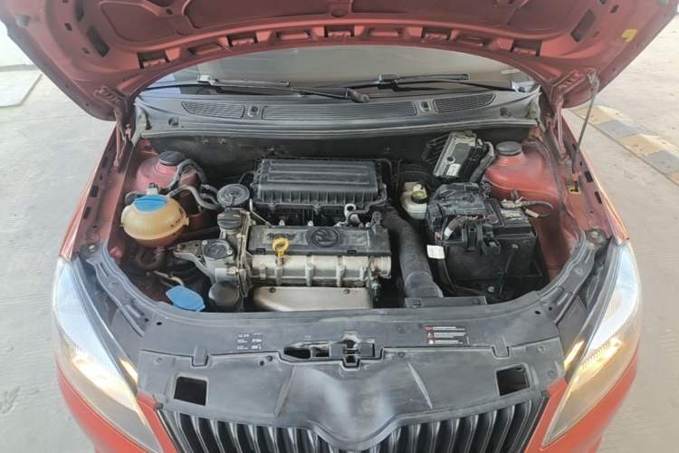 Used Skoda Fabia 2014 1.6L Automatic Sport Edition Engine Bay