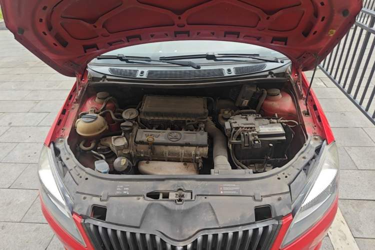 Used Skoda Fabia 2014 1.6L Automatic Sport Edition Engine Bay