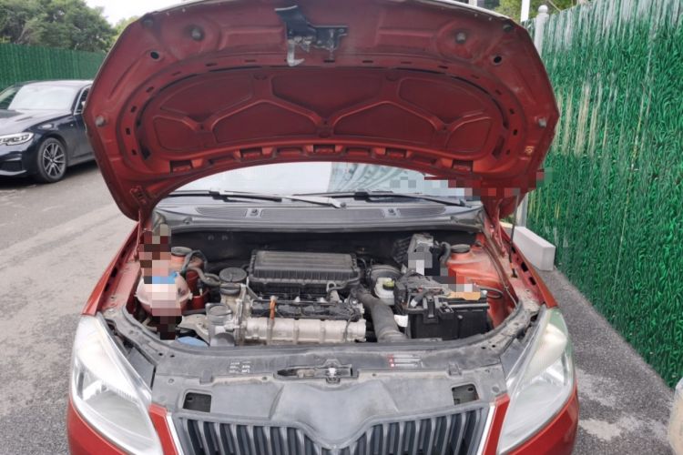 Used Skoda Fabia 2014 1.4L Automatic Crystal Edition Engine Bay