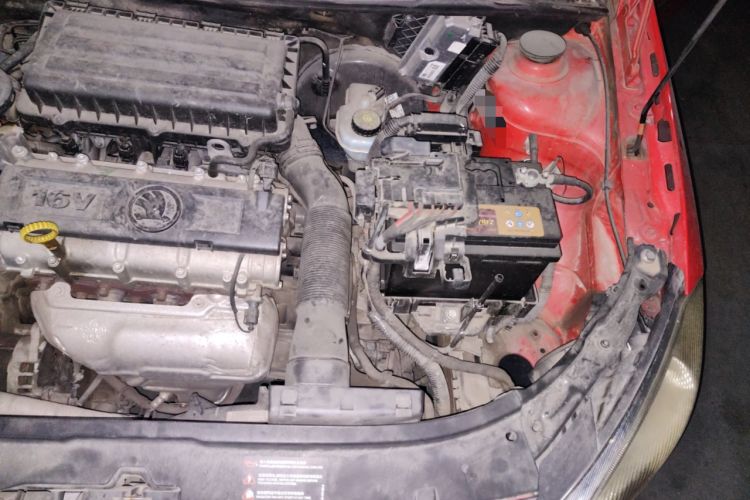Used Skoda Fabia 2014 1.6L Automatic Sport Edition Engine Bay Left
