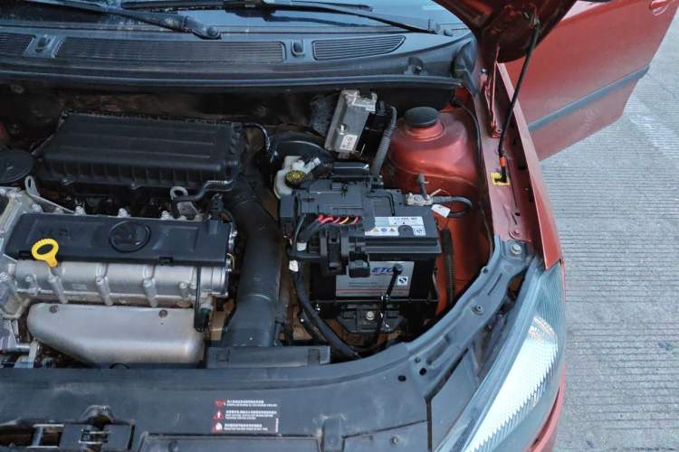 Used Skoda Fabia 2014 1.6L Automatic Sport Edition Engine Bay Left