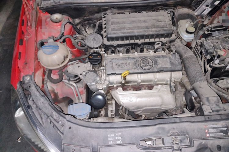 Used Skoda Fabia 2014 1.6L Automatic Sport Edition Engine Bay Right