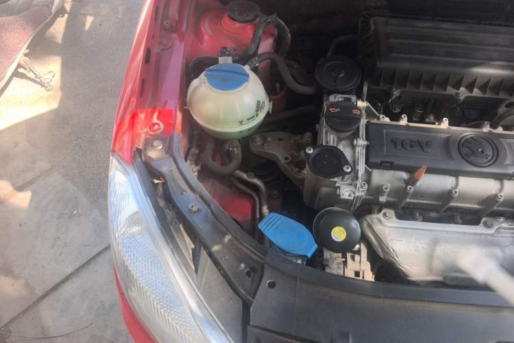 Used Skoda Fabia 2014 1.4L Manual Jingling Edition Engine Bay Right