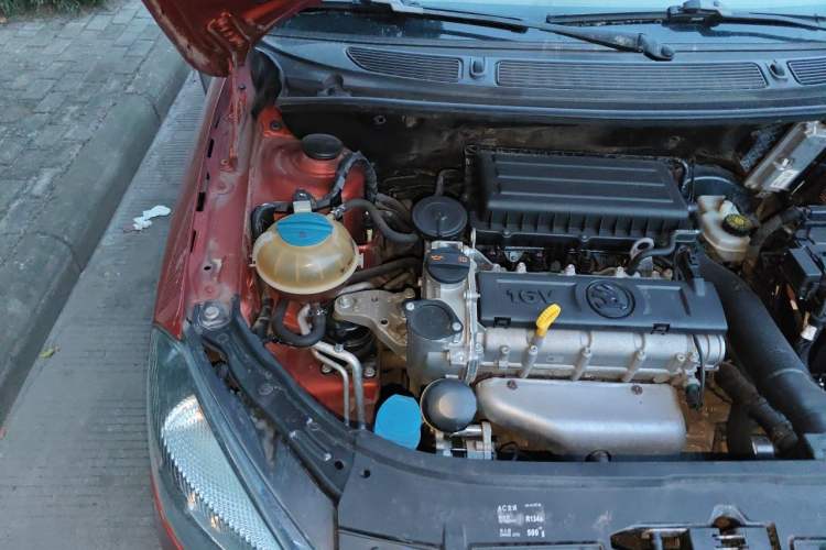 Used Skoda Fabia 2014 1.6L Automatic Sport Edition Engine Bay Right