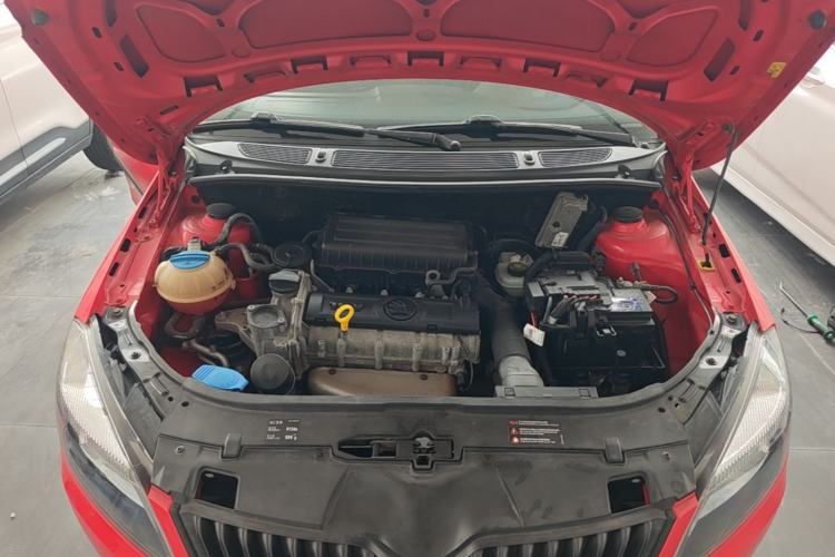 Used Skoda Fabia 2014 1.6L Automatic Sport Edition Engine Bay
