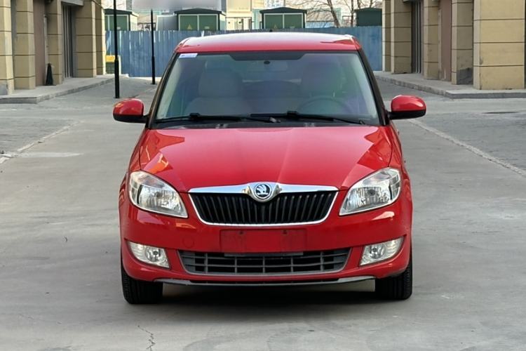 Used Skoda Fabia 2014 1.4L Automatic Crystal Edition Exterior 1