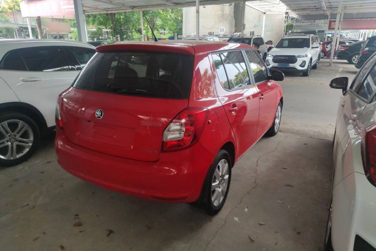 Used Skoda Fabia 2014 1.4L Automatic Crystal Edition Exterior 3