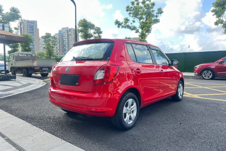 Used Skoda Fabia 2014 1.4L Automatic Crystal Edition Exterior 3