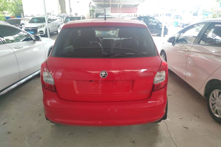 Used Skoda Fabia 2014 1.4L Automatic Crystal Edition Exterior 4