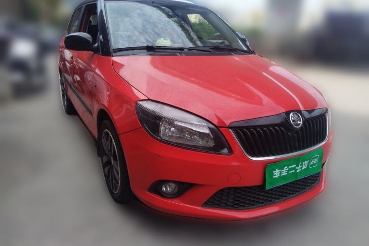 Used Skoda Fabia 2014 1.6L Automatic Sport Edition Front Right 45 Deg