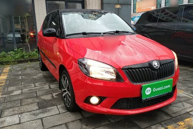 Used Skoda Fabia 2014 1.6L Automatic Sport Edition Front Right 45 Deg