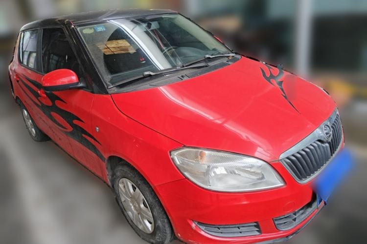 Used Skoda Fabia 2014 1.4L Manual Crystal Edition Front Right 45 Deg