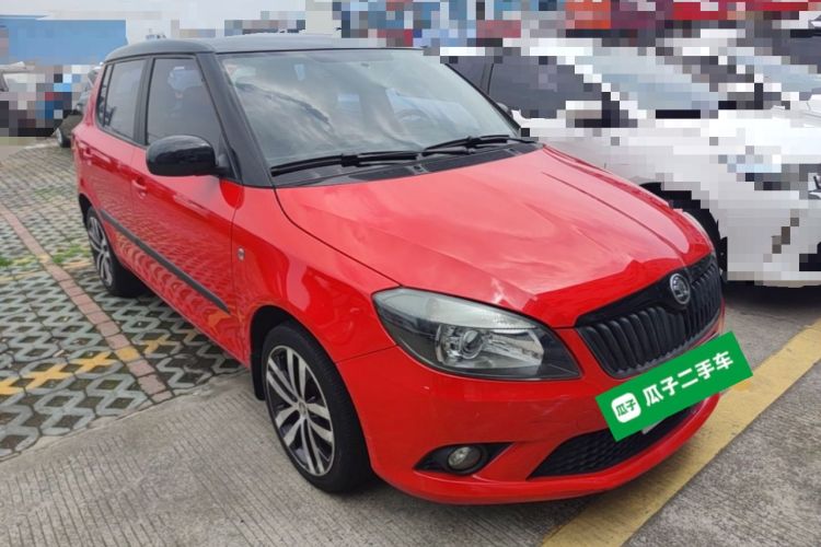 Used Skoda Fabia 2014 1.6L Automatic Sport Edition Front Right 45 Deg