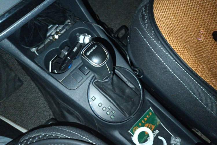 Used Skoda Fabia 2014 1.6L Automatic Monte Carlo Edition Gear Lever