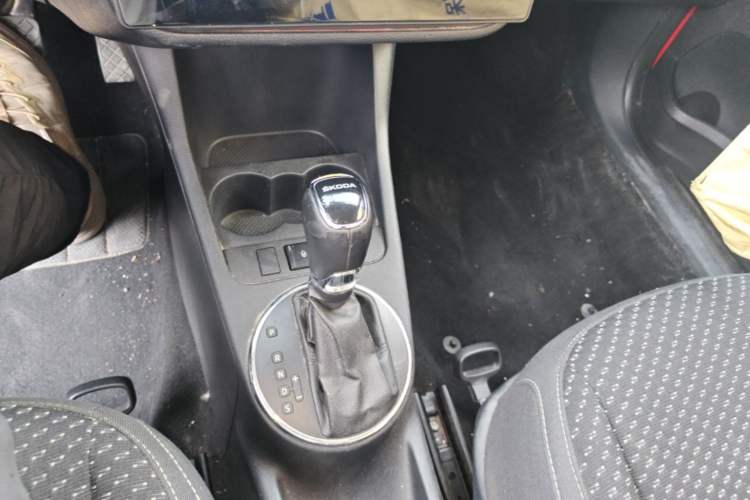 Used Skoda Fabia 2014 1.6L Automatic Sport Edition Gear Lever