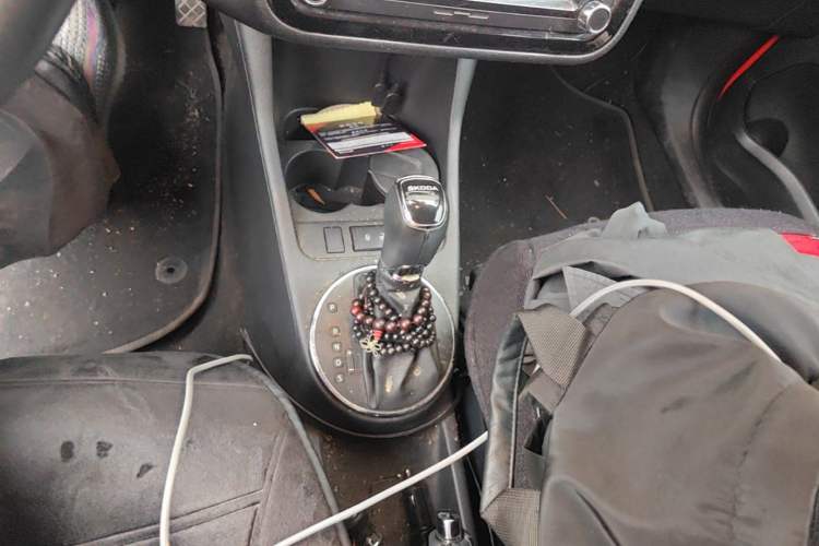 Used Skoda Fabia 2014 1.6L Automatic Sport Edition Gear Lever