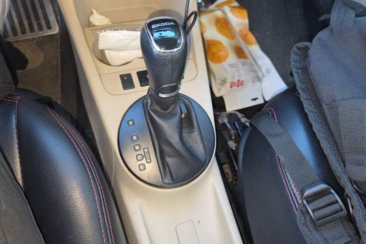 Used Skoda Fabia 2014 1.4L Automatic Crystal Edition Gear Lever