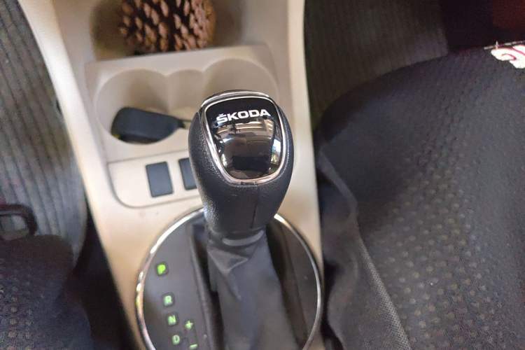 Used Skoda Fabia 2014 1.4L Automatic Crystal Edition Gear Lever