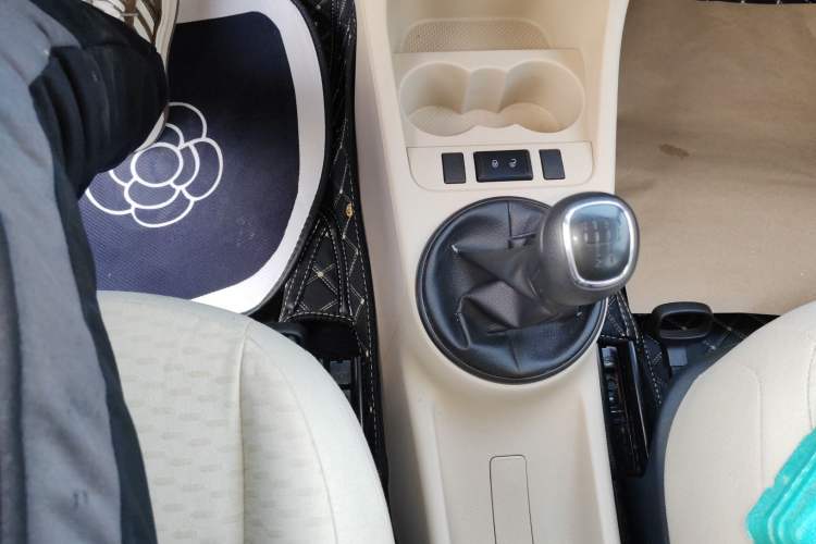 Used Skoda Fabia 2014 1.4L Manual Jingling Edition Gear Lever