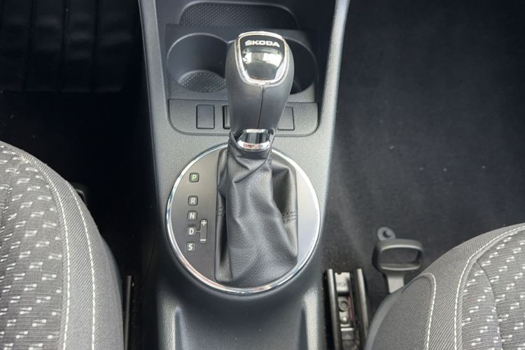 Used Skoda Fabia 2014 1.6L Automatic Sport Edition Gear Lever