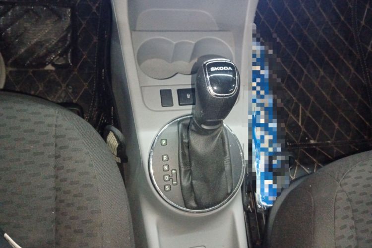 Used Skoda Fabia 2014 1.4L Automatic Crystal Edition Gear Lever