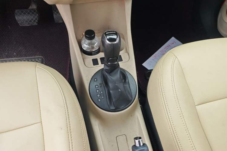 Used Skoda Fabia 2014 1.4L Automatic Crystal Edition Gear Lever