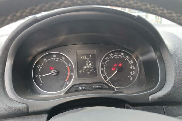 Used Skoda Fabia 2014 1.6L Automatic Sport Edition Instrument Cluster