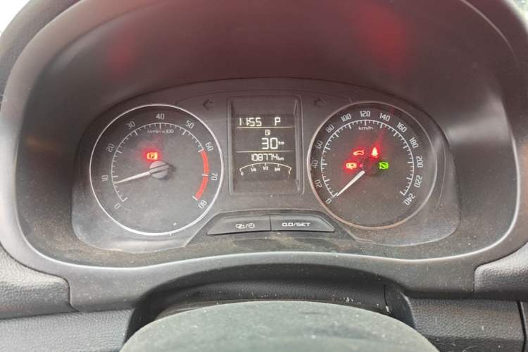 Used Skoda Fabia 2014 1.6L Automatic Sport Edition Instrument Cluster