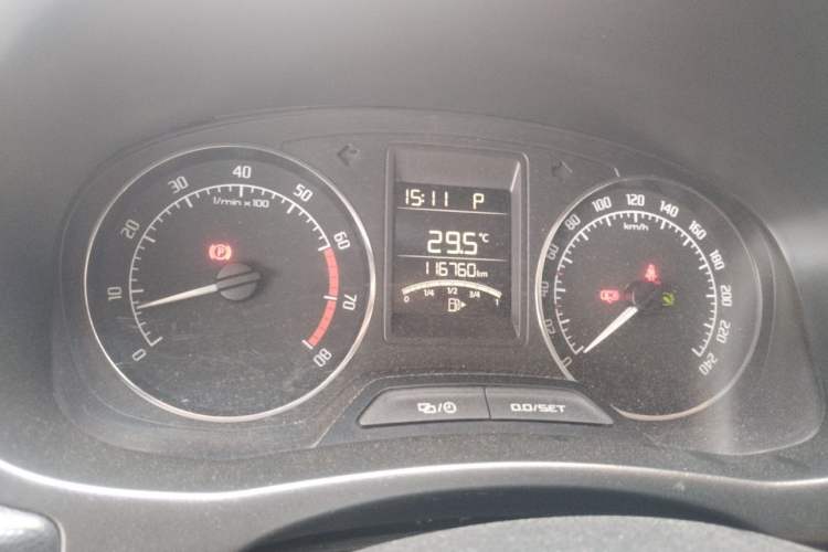 Used Skoda Fabia 2014 1.6L Automatic Sport Edition Instrument Cluster